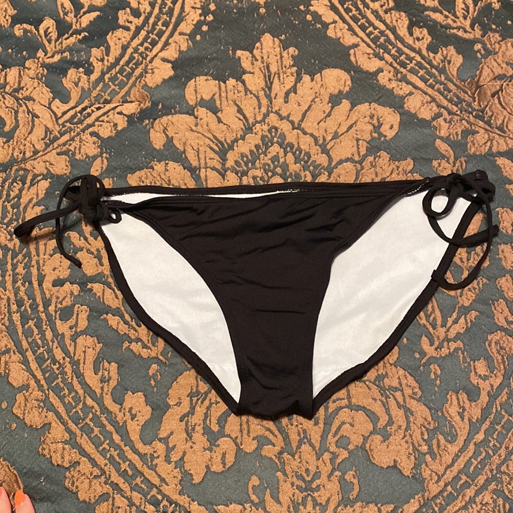 Final Sale! Old Navy Strapless Bikini and 2 Bottoms! - Picture 6 of 12